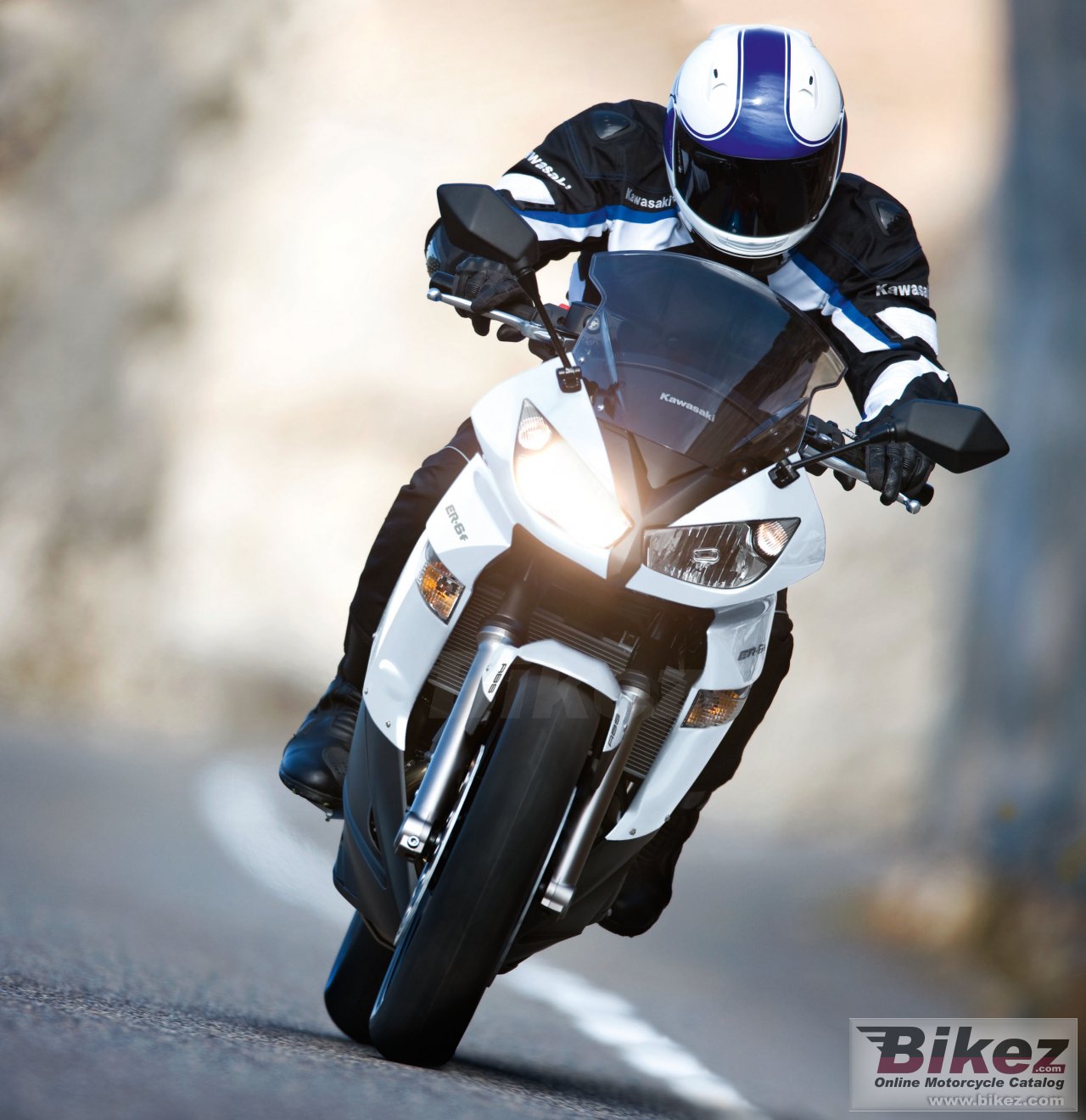 Big Kawasaki er-6f picture and wallpaper from Bikez.com